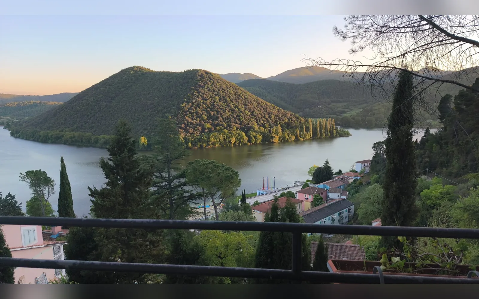 Esterni di la casa di Mara, Terni (Umbria) (foto 3)